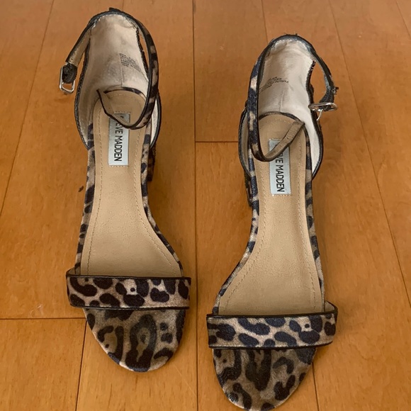 Steve Madden Velvet Women’s Inca Studded Leopard Block-Heel Sandals (2 inch) - Picture 5 of 5